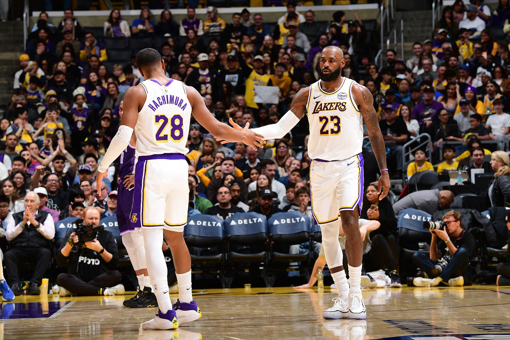 国际足联-八村塁：教练组专门找东詹沟通多传球 他们听进去了 篮球就该这样